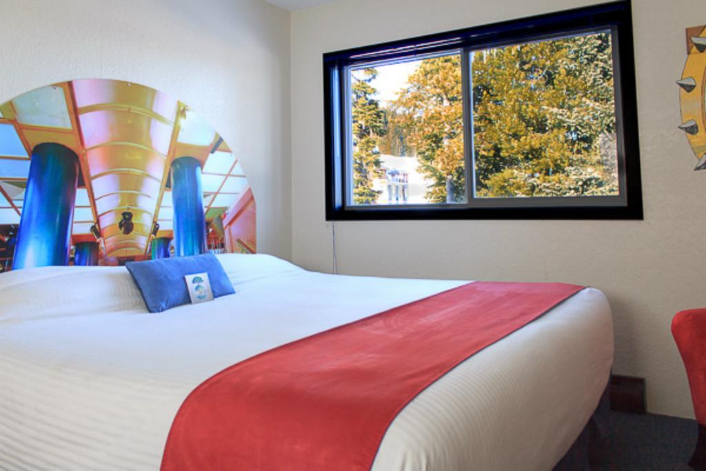 The Bulldog Hotel Silver Star