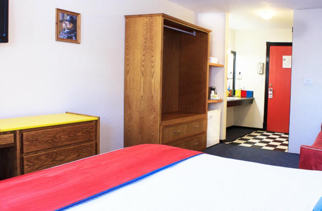The Bulldog Hotel 3*